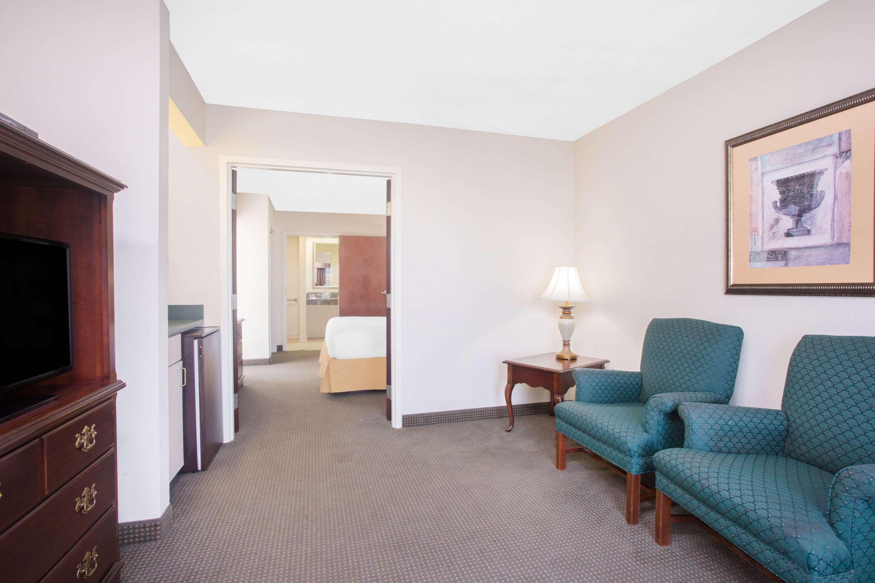 Days Inn By Wyndham Metter Экстерьер фото