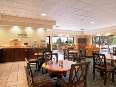 Days Inn By Wyndham Metter Экстерьер фото